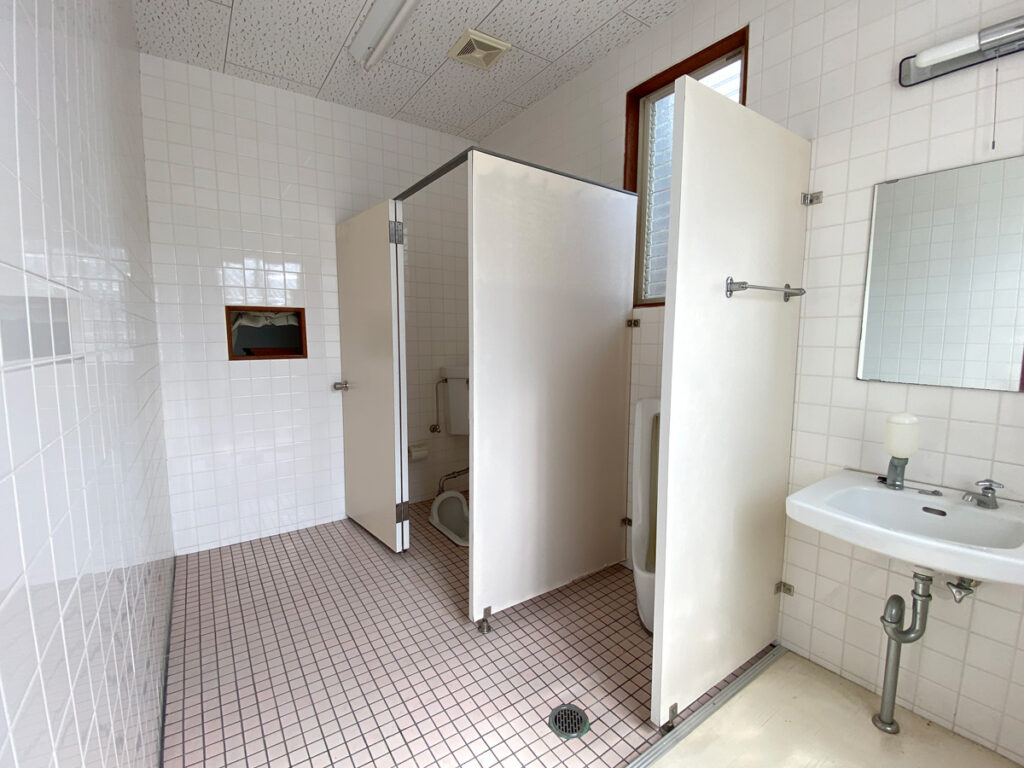 鹿児島県指宿市の温泉付き病院跡地　トイレ